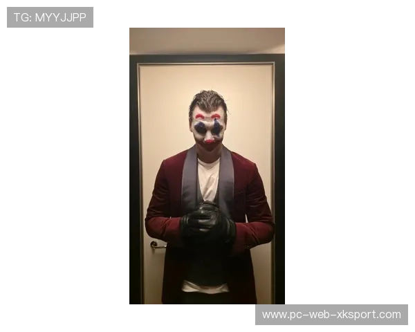 各大球星万圣节狂欢：伊布与哈兰德变身“小丑”造型引爆热议